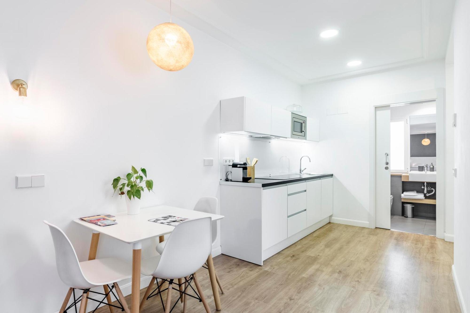 Home Suite Home Gran Via Мадрид Экстерьер фото