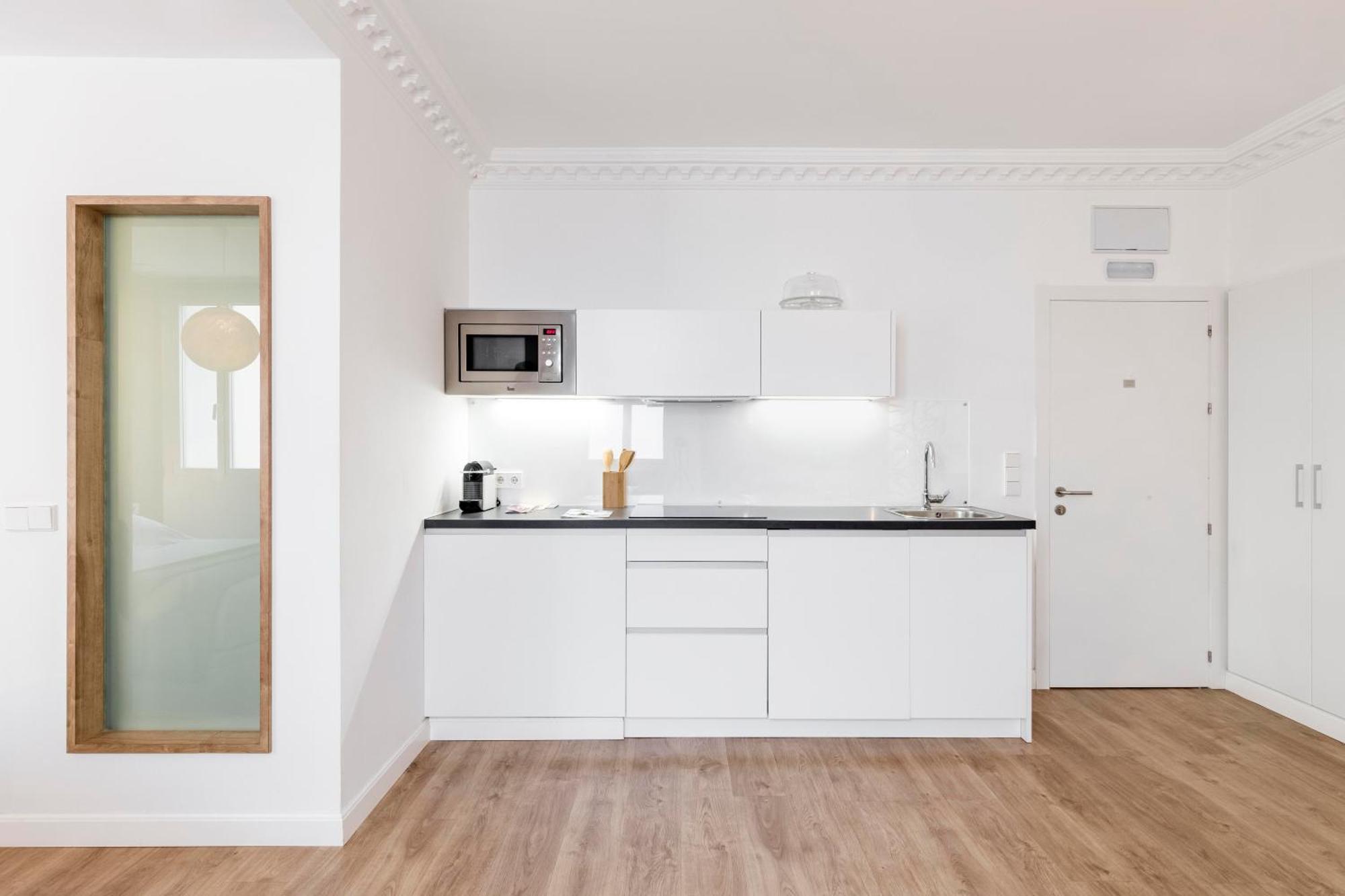 Home Suite Home Gran Via Мадрид Экстерьер фото