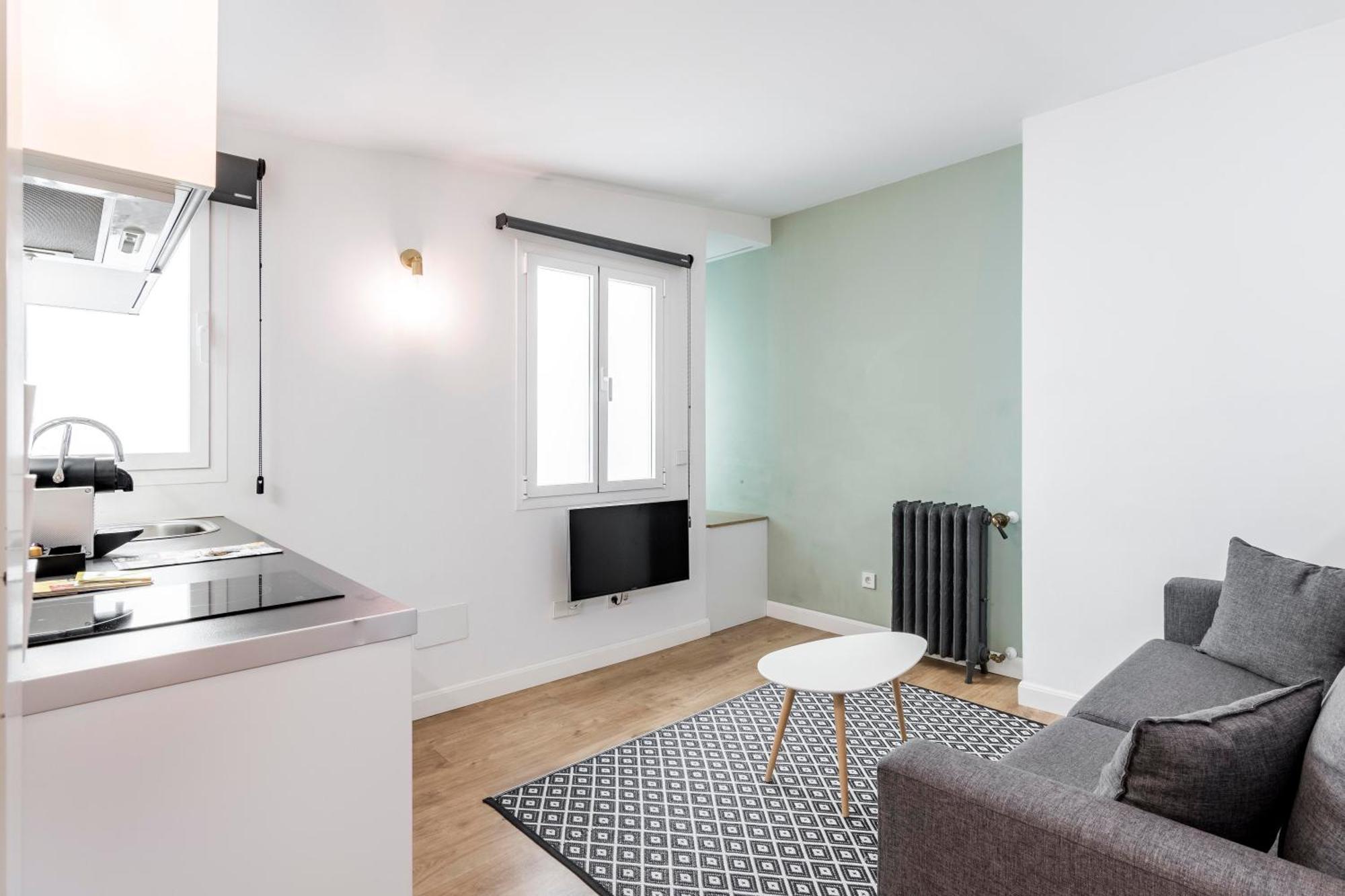 Home Suite Home Gran Via Мадрид Экстерьер фото